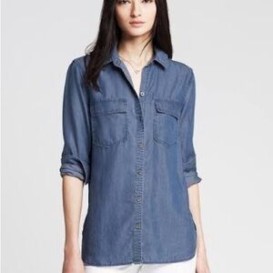 Banana Republic Boyfriend Denim Shirt – M | Classic Blue Button Down